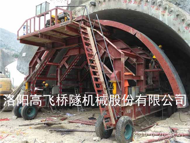 襯砌臺車和鋪軌機的區(qū)別是什么？
